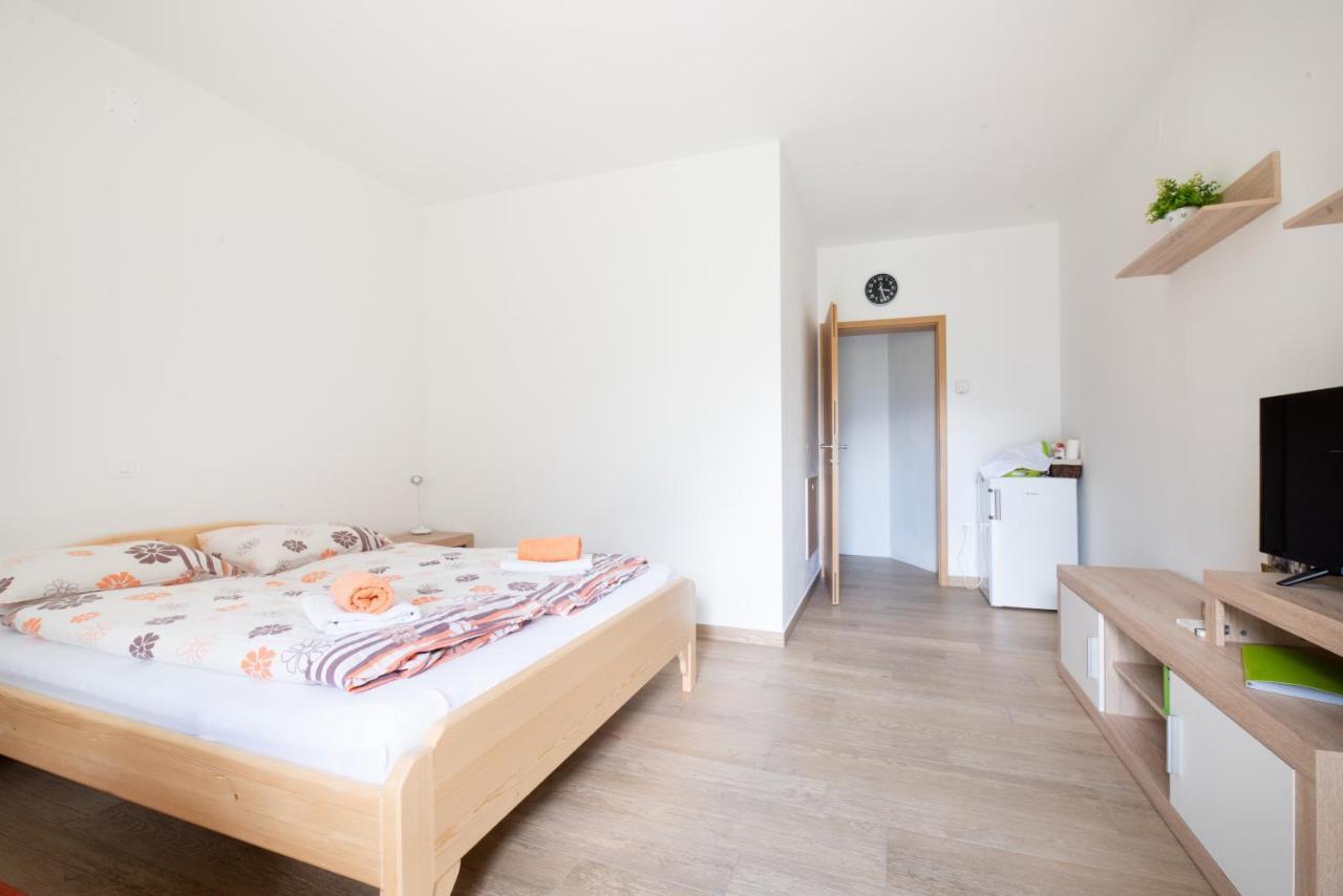 House Dormica Lägenhet Trenta Exteriör bild