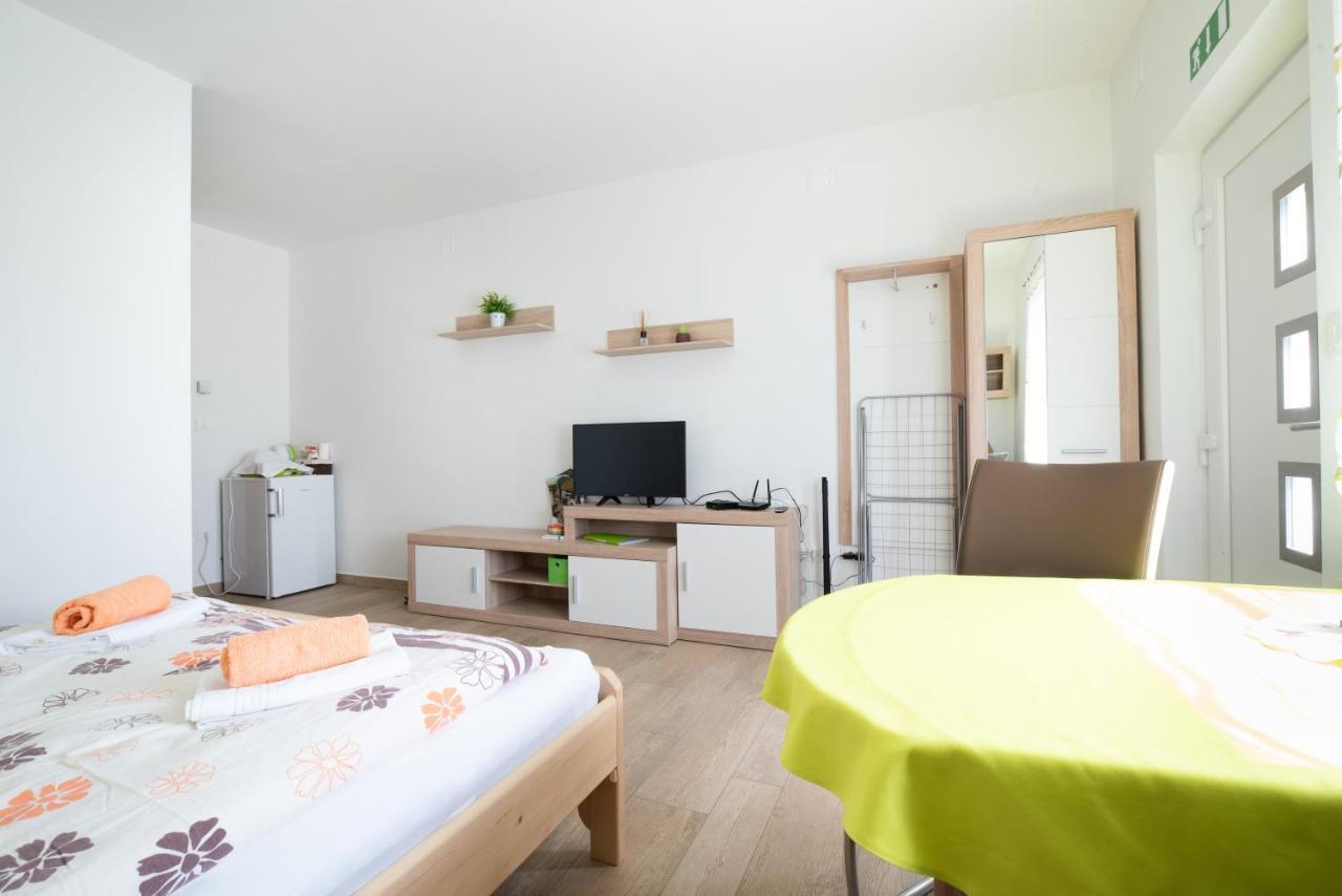 House Dormica Lägenhet Trenta Exteriör bild